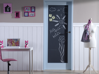 Charakterystyczne drzwi wewnętrzne do pokoju dziecięcego