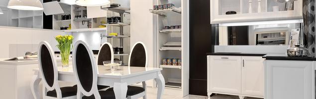 Kuchenne systemy meblowe w nowym showroomie firmy PEKA